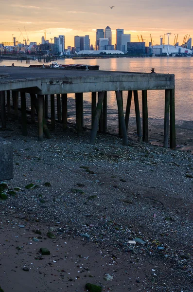 泰晤士河畔 — 图库照片
