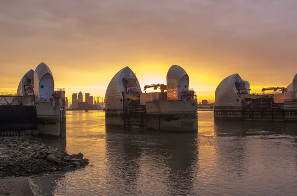 Thames barrier — Stock Photo, Image