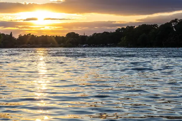 Lago — Foto de Stock