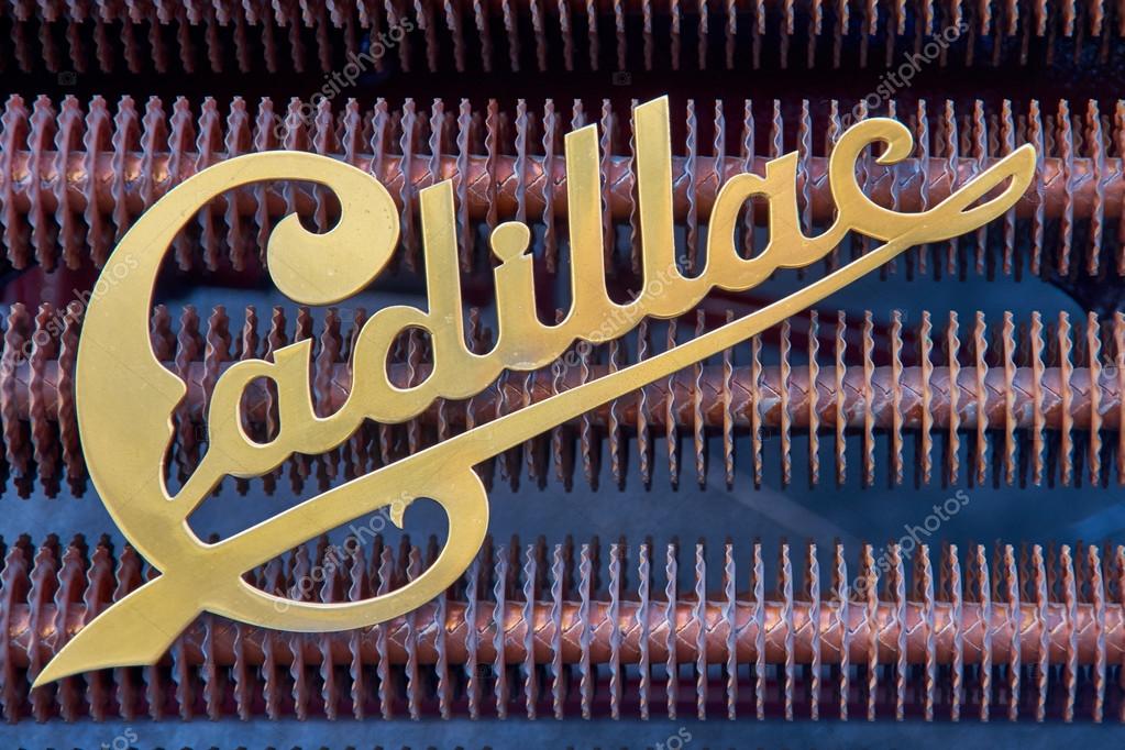 LONDON -October 31 : Regent street motor show -Acadillac emblem