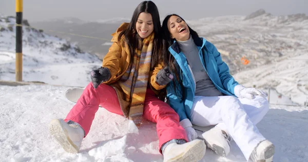 Women enjoying winter holiday — Stok fotoğraf