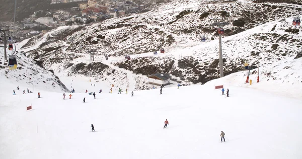 View from a ski lift of skiers — Stock Photo, Image