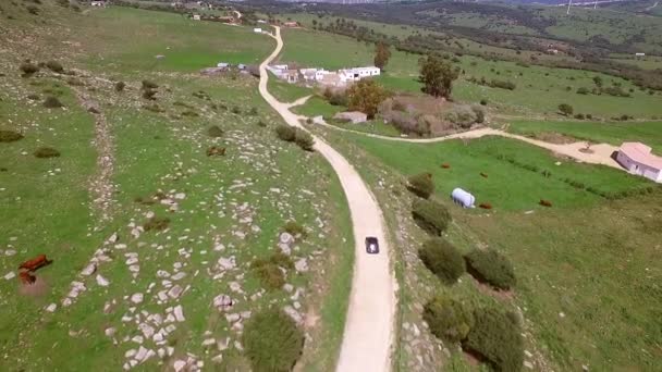 Carretera con coche de conducción — Vídeo de stock