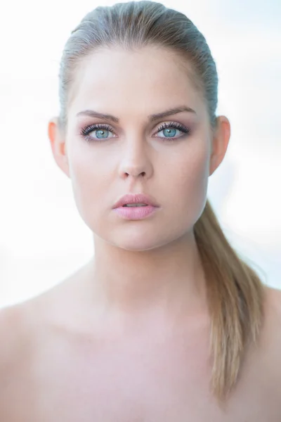 Serious Bare Pretty Young Woman Looking at Camera — Stock Photo, Image