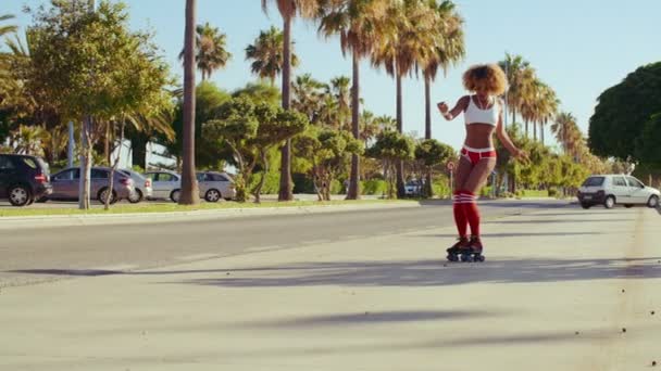 Straat roller skating op exotische outdoor — Stockvideo