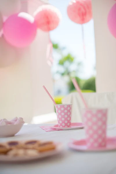 Вечірка для маленьких дівчат День народження — стокове фото