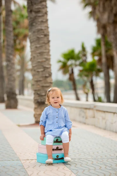 Adorable little girl on a summer vacation — Stockfoto