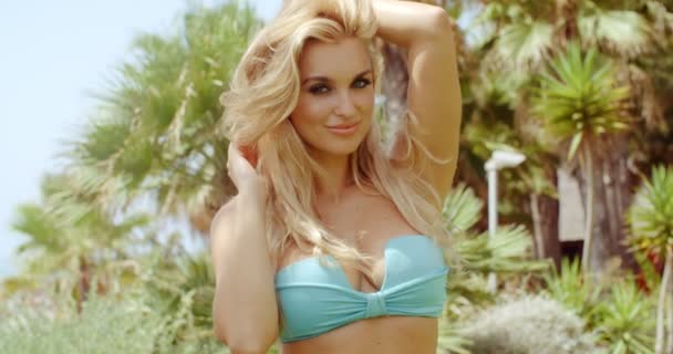 Smiling Pretty Blond Woman in Beach Wear — Stock Video