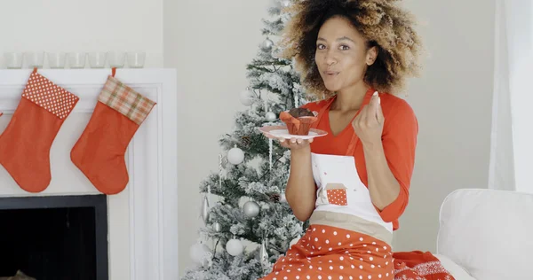 Mujer celebrando la Navidad — Foto de Stock