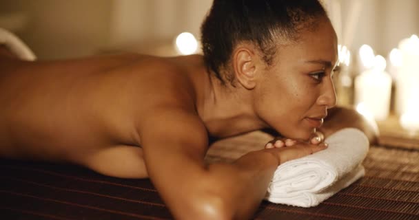 Woman lying on massage desk — Stock Video