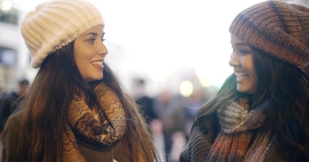 Friends enjoying night on town — Stock Video