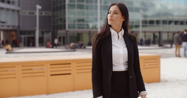 Businesswoman waiting for someone in urban square — 스톡 사진