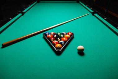 Bilardo masası bilardo topları.