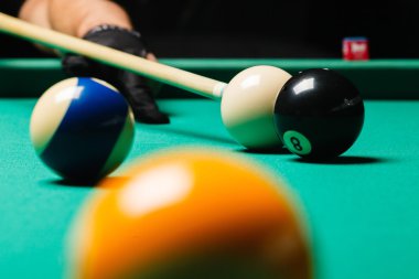 Bilardo masası bilardo topları.