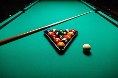 Bilardo masası bilardo topları.