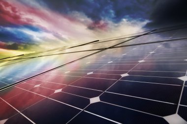 Yenilenebilir güneş enerjisi kullanan enerji santrali
