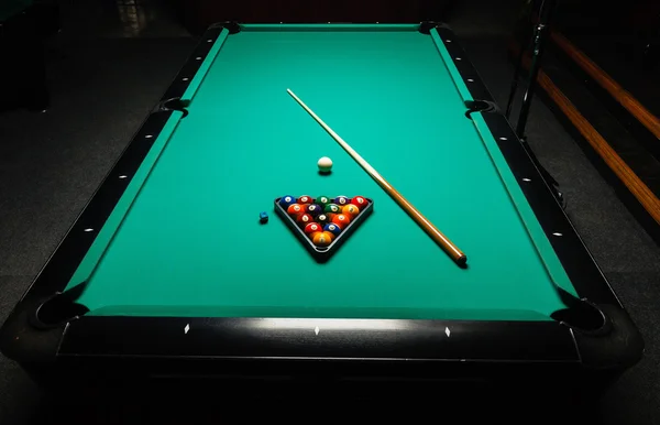 Bilardo, top ve en iyi görünümü için tablo — Stok fotoğraf