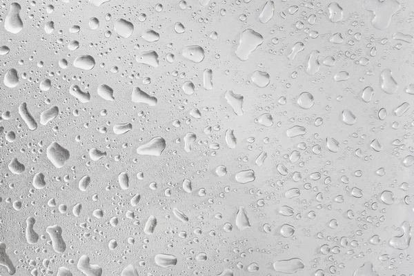 Superfície metálica coberta de gotas de água . — Fotografia de Stock