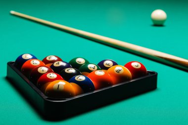 Bilardo masası bilardo topları.