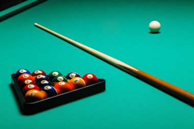Bilardo masası bilardo topları.