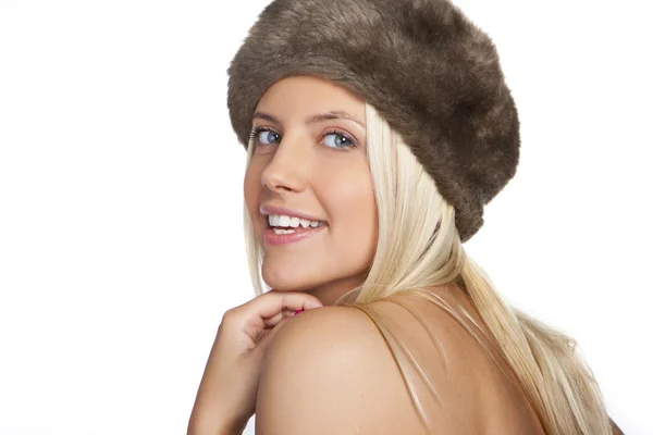 Portrét zimní ženy úsměv - na bílém pozadí — Stock fotografie
