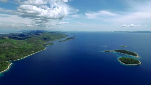 Drone riprese aeree della bellissima isola di Korcula - una destinazione turistica a Dubrovnik, arcipelago di Makarska, Croazia — Video Stock