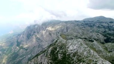Makarska kuşbakışı dağlarında görüntülemek