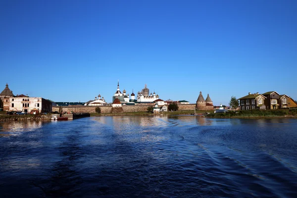 Transfiguration of Jesus Christ Savior Solovetskiy monastery on Solovki islands (Solovetskiy archipelago) in White sea, Russia, UNESCO World Heritage Site — Stock Photo, Image