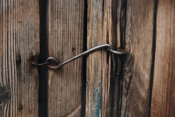 Detalle Una Vieja Puerta Madera Con Gancho Metal Utilizado Para —  Fotos de Stock