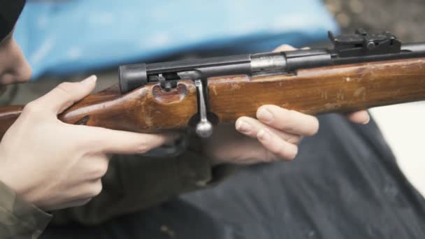 Soldier Aiming Shooting Rifle Shooting Range — Stock Video