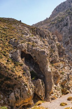 Yunanistan 'ın Girit adasındaki Kourtaliotiko Boğazı' ndaki keskin dağ zirvelerinin manzarası