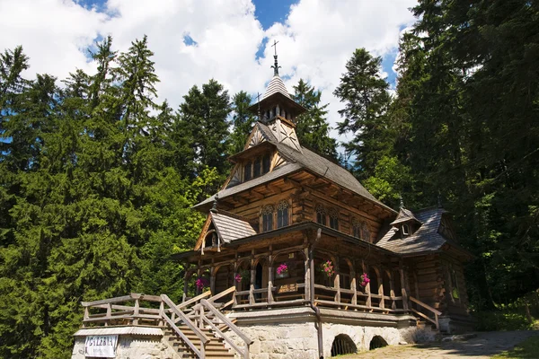 Jaszczurowka, a igreja histórica nos Tatras poloneses — Fotografia de Stock