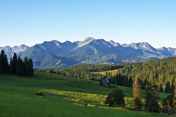 Höga toppar i de polska Tatrabergen — Stockfoto