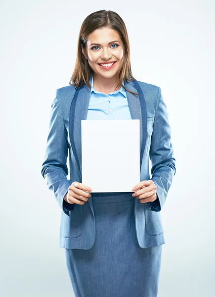 Glimlachende zakenvrouw met leeg bord — Stockfoto