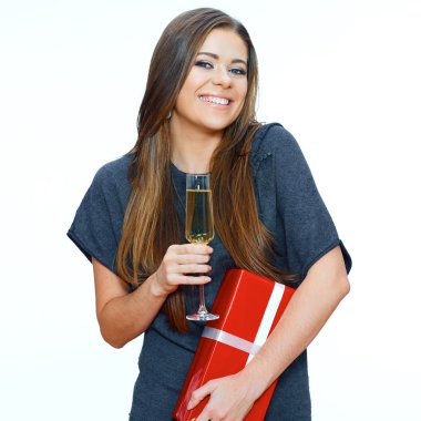 Kadın hediye kutusu ve şarap cam