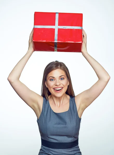 Mujer sosteniendo caja de regalo —  Fotos de Stock
