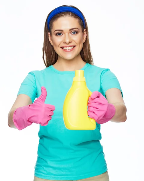 Hausfrau zeigt, wie man Reinigungsmittel hält — Stockfoto