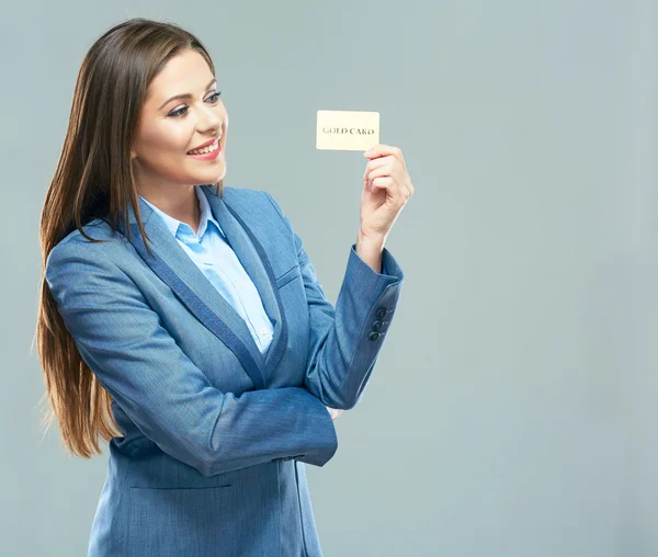Businesswoman holding credit card — Stock Photo, Image