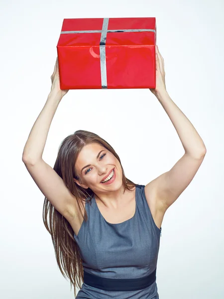 Frau mit Geschenkbox — Stockfoto
