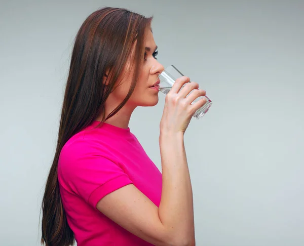 Profil Isoliertes Porträt Einer Frau Die Wasser Aus Glas Trinkt — Stockfoto
