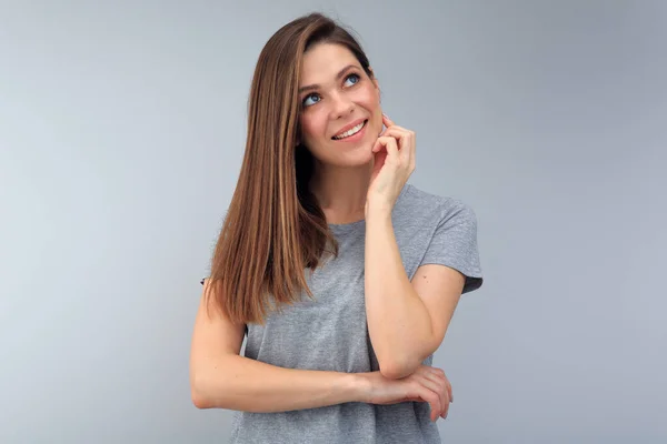 Glimlachende Jonge Vrouw Casual Kleding Geïsoleerde Vrouwelijke Portret — Stockfoto