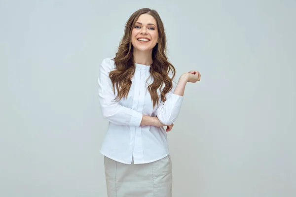 Sonriente Mujer Negocios Con Pelo Largo Con Camisa Blanca Retrato — Foto de Stock