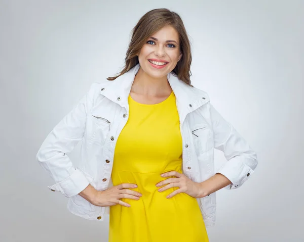 Mujer Feliz Sonriendo Con Dientes Sobre Fondo Blanco Retrato Persona —  Fotos de Stock