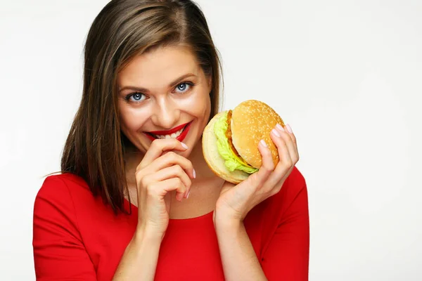 Femme Tenant Gros Hamburger Embarrassé Fin Alimentation Concept — Photo