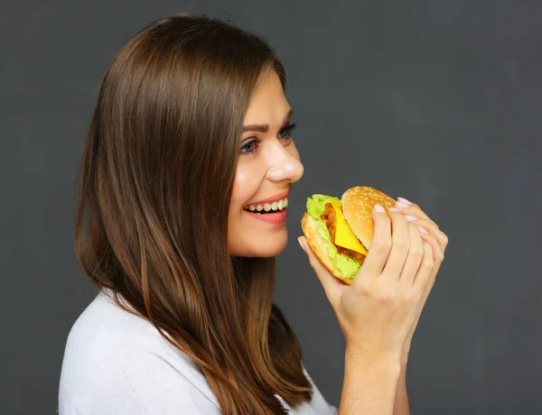 Ung Kvinna Redo Att Äta Hamburgare Kvinnliga Porträtt Diet Koncept — Stockfoto