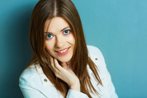 Beautiful smiling woman portrait — Stock Photo, Image