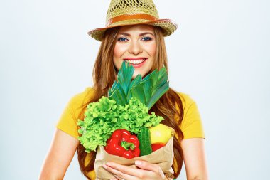 Vegan gıda tutan kadın