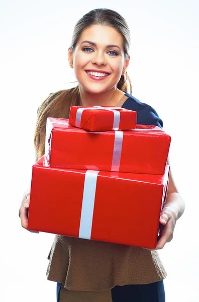 Frau hält Geschenkboxen in der Hand — Stockfoto