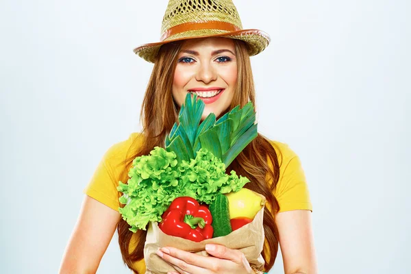 Vegan gıda tutan kadın