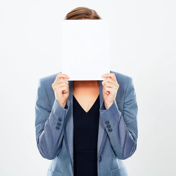 Geschäftsfrau versteckt sich hinter Banner — Stockfoto